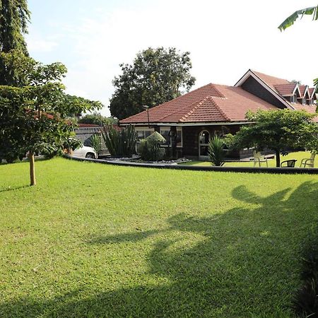 Stallion Place - Bed And Breakfast Kampala Exterior foto